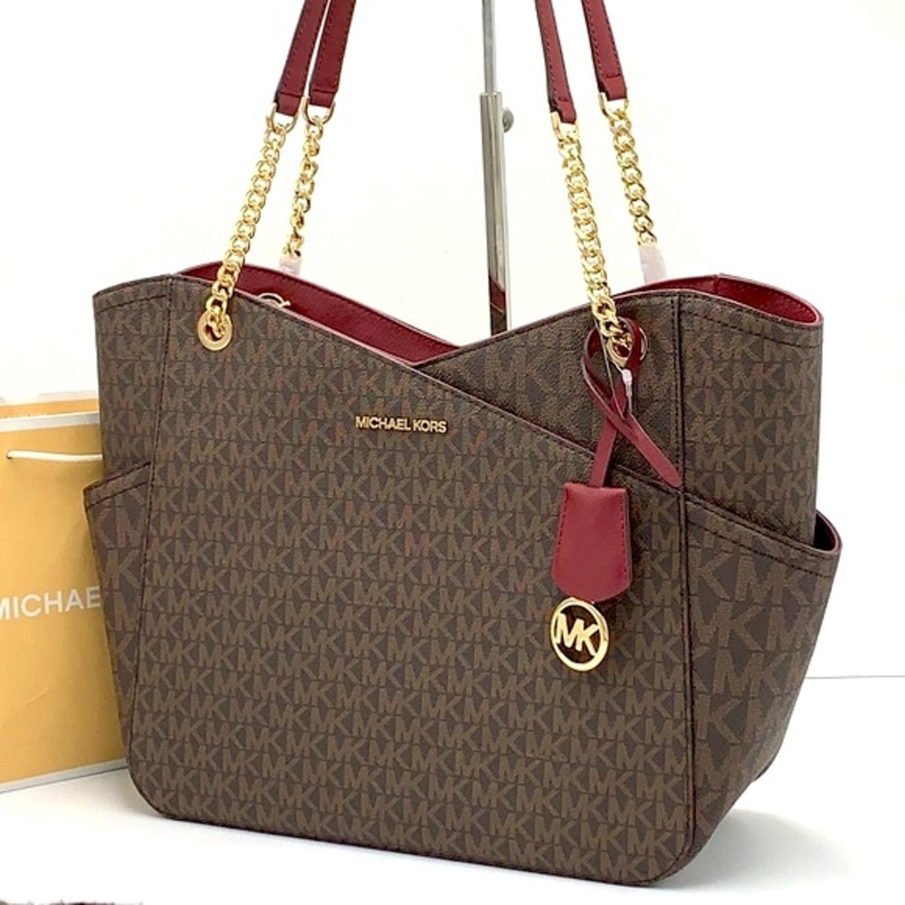 MICHAEL KORS LARGE X CHAIN LOGO
SHOULDER BAG DARK CHERRY COLOR